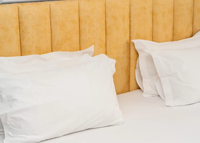 El Lux * Golem (Tirana)